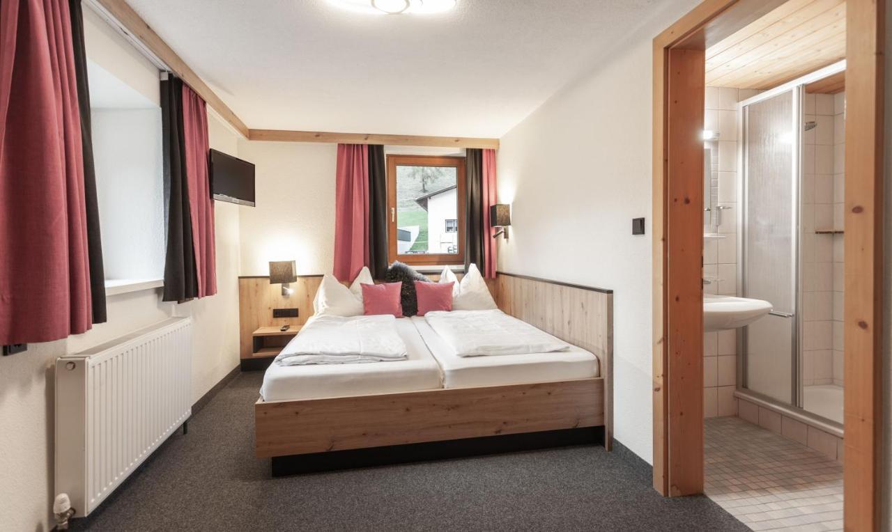 First Mountain ötztal Hotel 3*